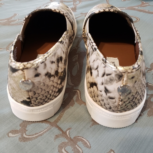 Steve Madden Safary Snake Slip On Sneakers NWOT - Picture 4 of 8